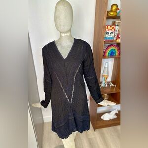 Johnny Was Women's Long Sleeve V-neck Black Embroidered Tunic Dress. Size Small